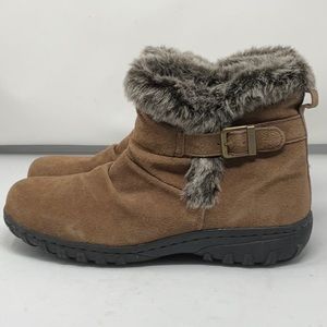 Khombu ladies faux fur topped suede ankle boots, size 10
